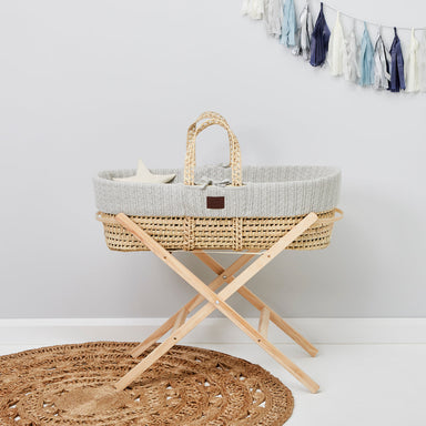 The Little Green Sheep Organic Knitted Moses Basket Set inc Natural mattress Knitted Dove - Hola BB