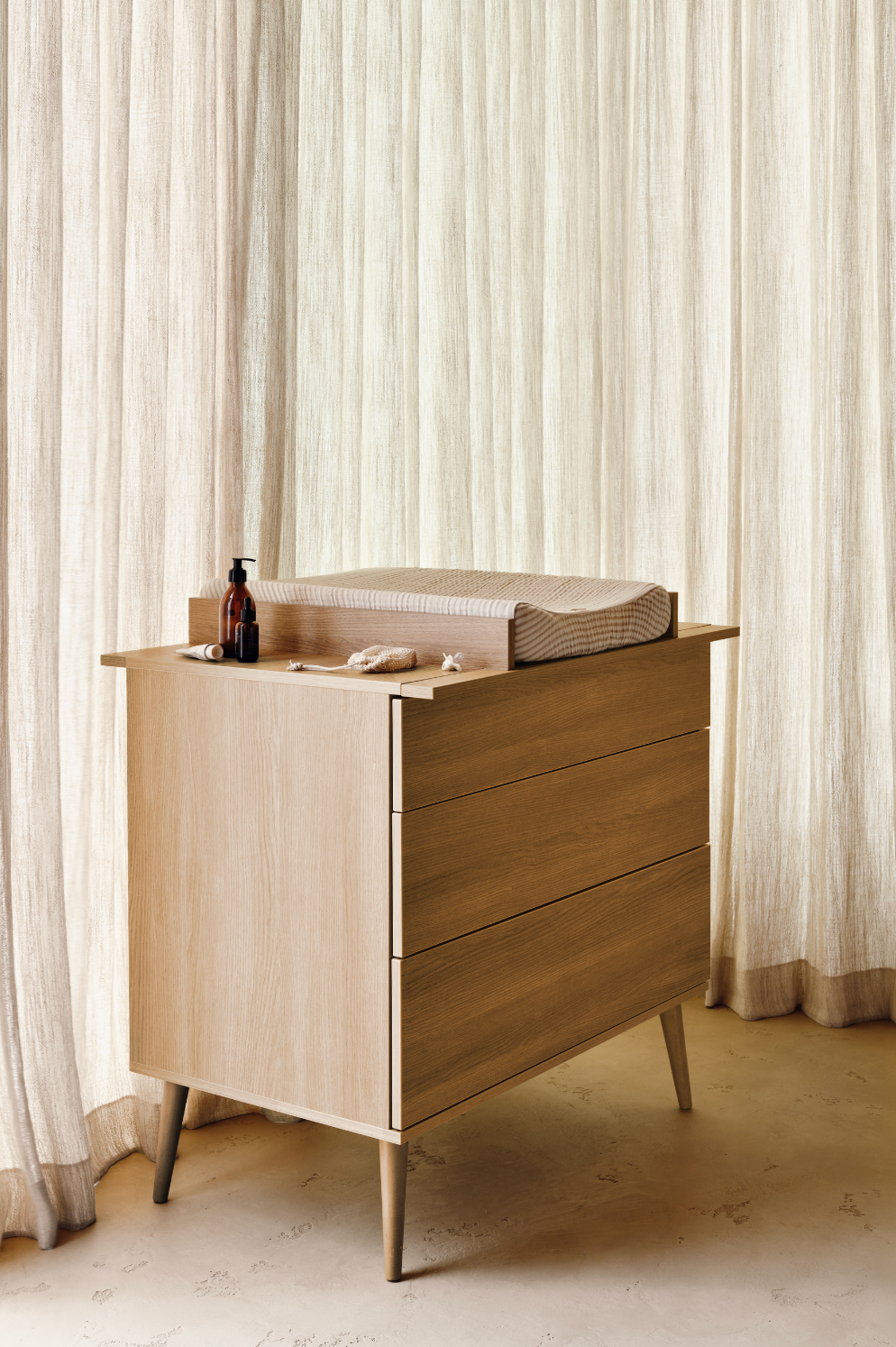 Flow Commode - Honey Ash