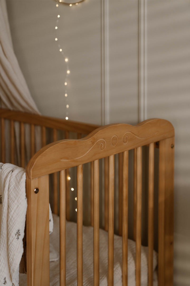 سرير أطفال روز فينتيج