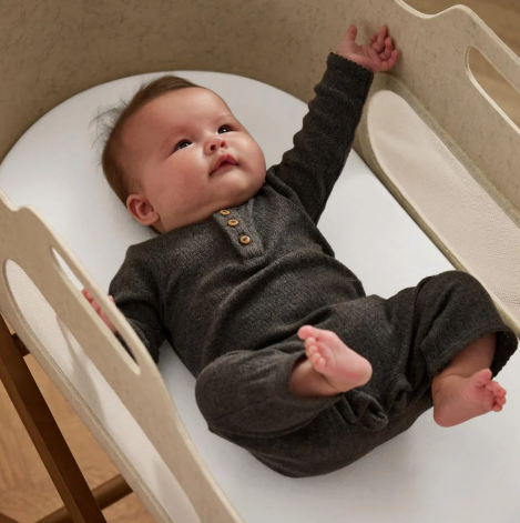 Набор из 2 приталенных простыней для корзины Моисея и переносной кроватки