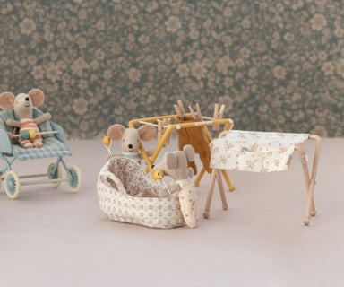 Maileg Maileg Baby mouse nursery table  - Hola BB